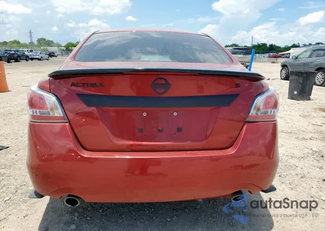 2015 Nissan Altima 2.5 z USA, uszkodzony, nr VIN 1N4AL3AP6FC590677